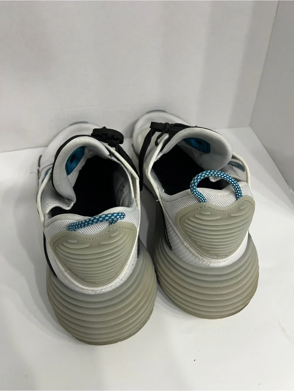 Nike Men's White and Blue Low-Top Athletic Sneakers - Nike AirMax 2090
